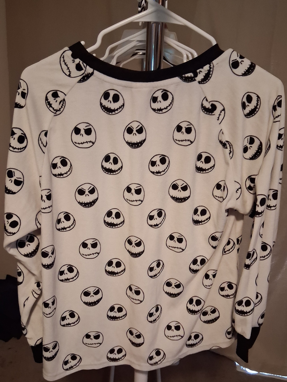 Disney White Long-Sleeve Tee with Black Skull Pattern - Picture 2 of 4